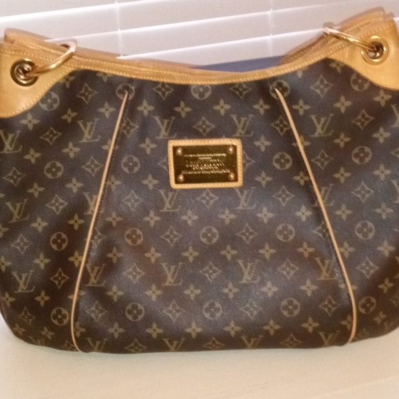 Louis Vuitton Handbags - LOUIS VUITTON GALLERIA GM